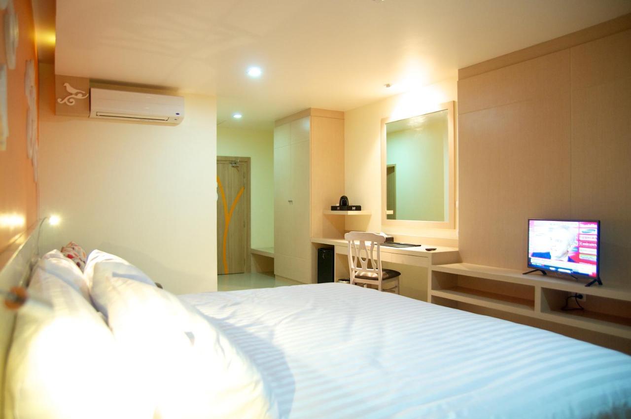 Jolly Suites&Spa Petkasem Haōhng Khēm エクステリア 写真