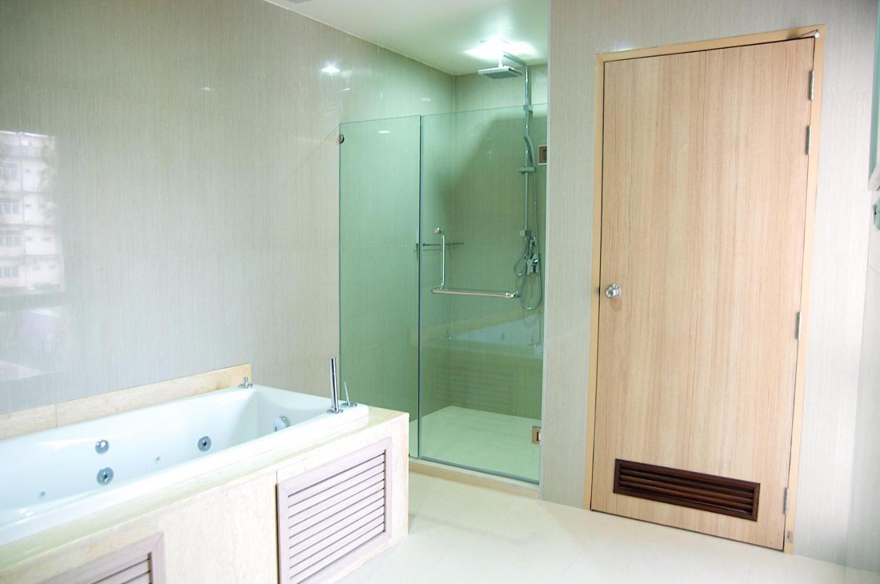 Jolly Suites&Spa Petkasem Haōhng Khēm エクステリア 写真