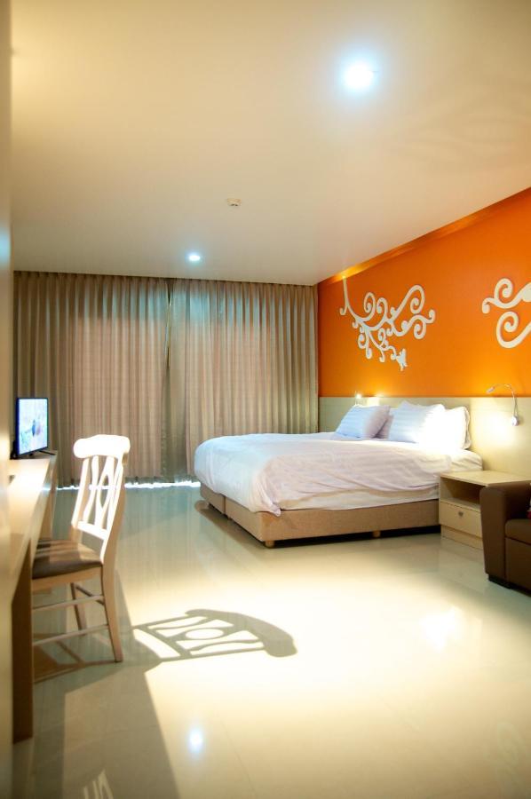 Jolly Suites&Spa Petkasem Haōhng Khēm エクステリア 写真
